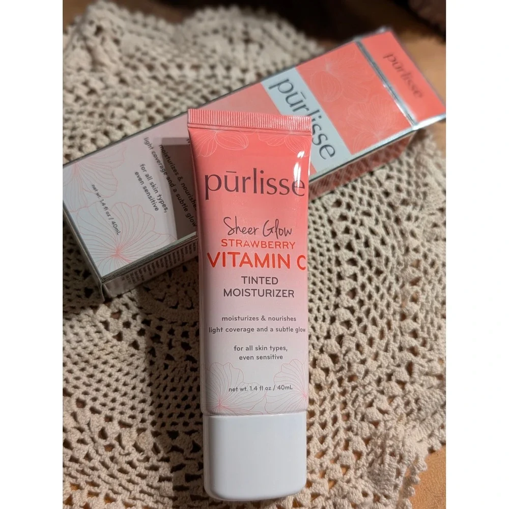 NIB Purlisse Sheer Glow Strawberry Vitamin C Tinted Moisturizer Light 1.4oz